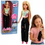 LEAN TOYS Anlily modes lelle tumšos džinsos, krāsainā topā, blondiem matiem