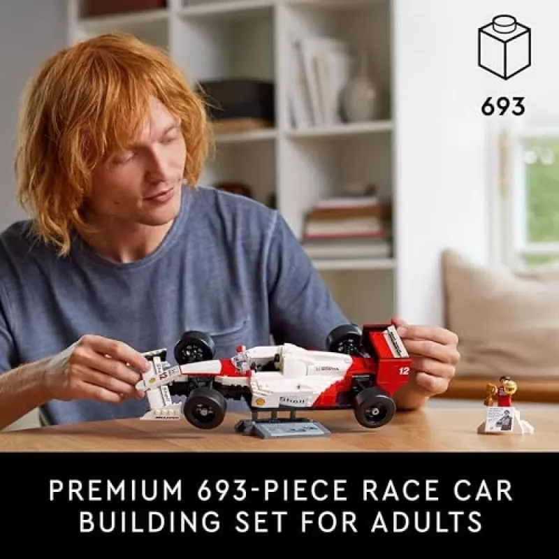 LEGO komplekts McLaren MP4/4 Ayrton Senna 10330 — LEGO ICONS mēroga modeļa eksponāts