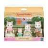 EPOCH Sylvanian Families Piena kaķu ģimene - 4 kolekcionējamas flokētas figūriņas (tēvs Cyrus, māte Stella, dēls Freddie, meita Millie) vecumam 3+