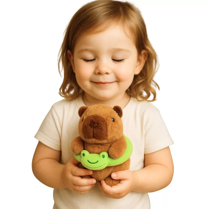 LEAN TOYS Plīša kapibara ar zaļu glābšanas riņķi un vardi, brūna, 20 cm