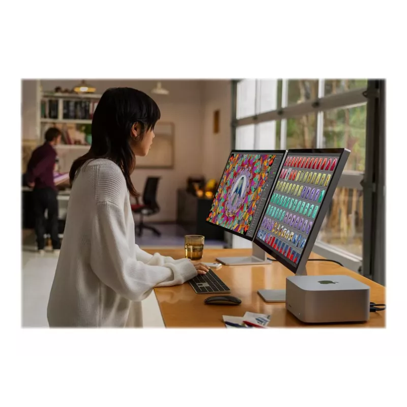 Apple Studio Display 27 collu 5K Nano-Texture Glass monitors sudraba krāsā