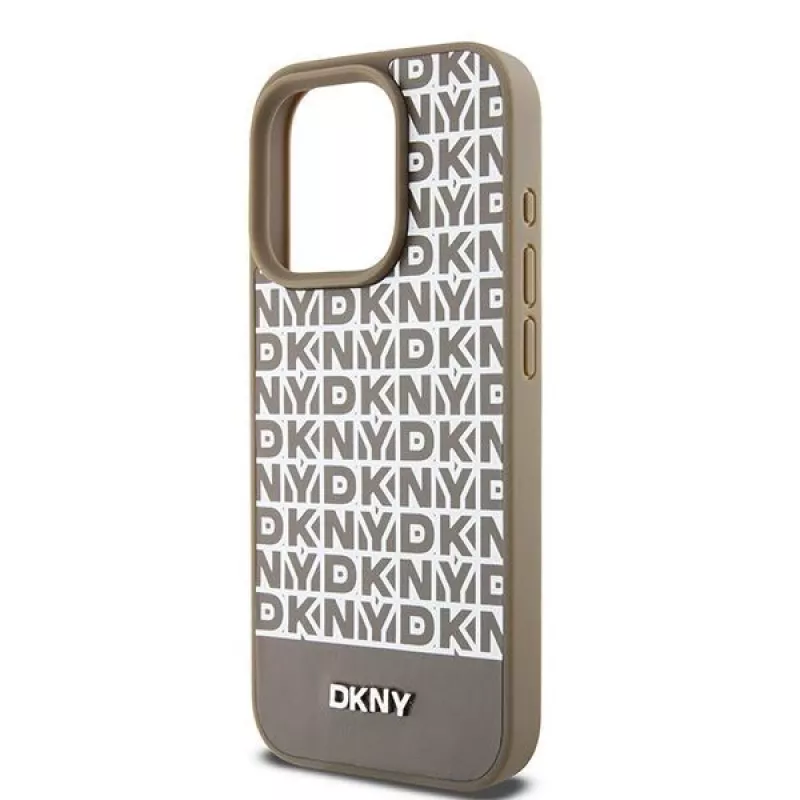 DKNY DKHMP15XPSOSPW Cietais maciņš no ādas ar apdrukātu rakstu un metāla logotipu, MagSafe saderīgs iPhone 15 Pro Max 6,7 inch Brūns