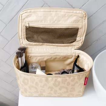 Reisenthel Beauty Case Leo Vanilla FF1043 - Kosmētikas soma 4L Pārstrādāts poliesters
