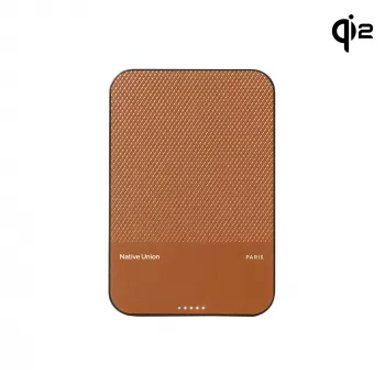 Native Union (Re)Classic Qi2 Power Bank - Magnētiskais barošanas bloks 5000 mAh, saderīgs ar MagSafe un Qi2, USB-C uz USB-C kabelis 15 cm iekļauts (Tans)