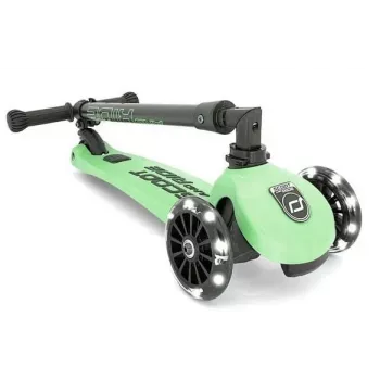 Scoot & Ride Highwaykick 3 LED Kiwi 3-Wheel Kick Scooter
