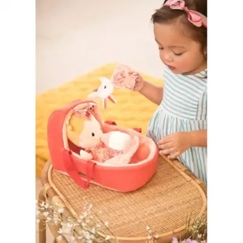 Lilliputiens Lena Baby Doll Set ar gultiņu, mīksto rotaļlietu un piena pudelīti