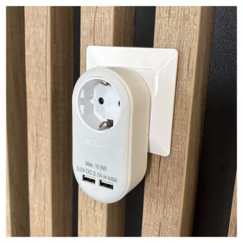 ENTAC sienas kontaktdakšas adapteris ar 2x USB-A balts