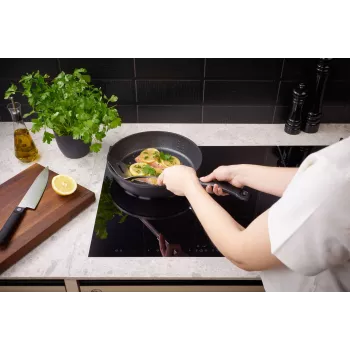 Fissler Adamant Comfort Cepšanas pannu komplekts 28cm + 24cm, nepiedegošs, indukcijai piemērots, 2 daļas