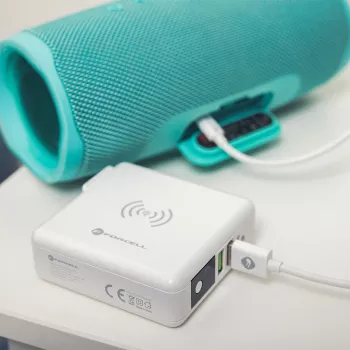 FORCELL F-ENERGY 4 vienā 15 W bezvadu lādētājs ar USB/USB-C pieslēgvietām un 8000 mAh jaudas banku
