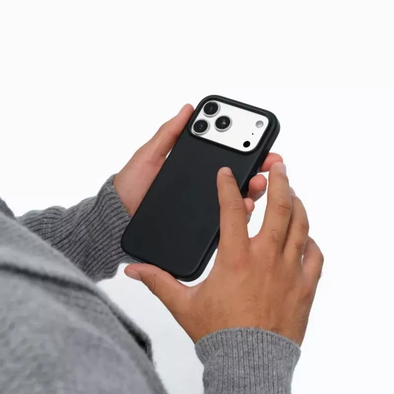 MOFT Snap Movas MagSafe Case for iPhone 17 Pro Black