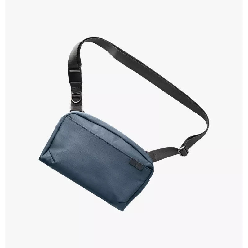 UNIQ Arden Sling 2L Black