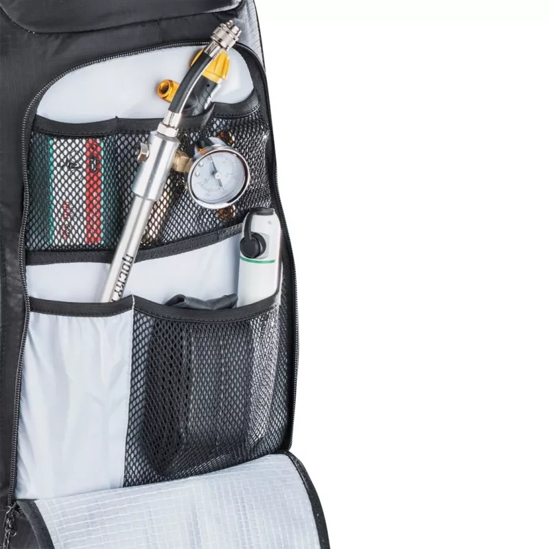 EVOC FR Enduro Blackline 16 mugursoma - Melna, M/L