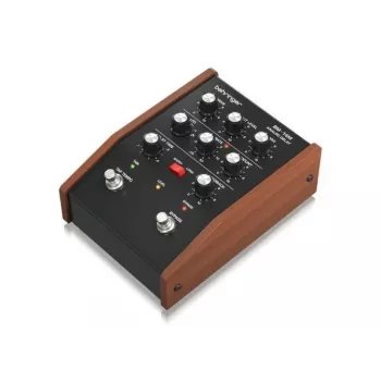 Behringer BM-14M Analogās aizkaves ģitāras efekta pedālis