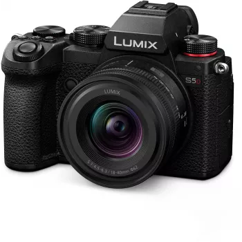 Panasonic Lumix DC-S5D kamera ar 18-40mm objektīvu (DC-S5DNE-K)