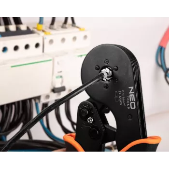 Automātiskas fiksējošās presēšanas knaibles uzmavu spailēm 0,25-16 mm² (AWG 23-5), kvadrātveida prese, 210 mm, ergonomisks divu materiālu rokturis, melns/oranžs