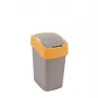 CURVER Flip Bin 25L atkritumu tvertne, sudraba korpuss ar dzeltenu vāku, polipropilēns, taisnstūrveida, iekštelpu
