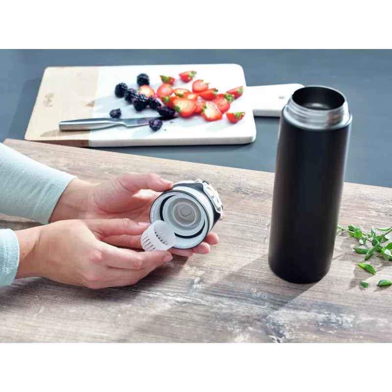 LEIFHEIT Thermo Flip 600ml melna termokrūze ceļojumiem