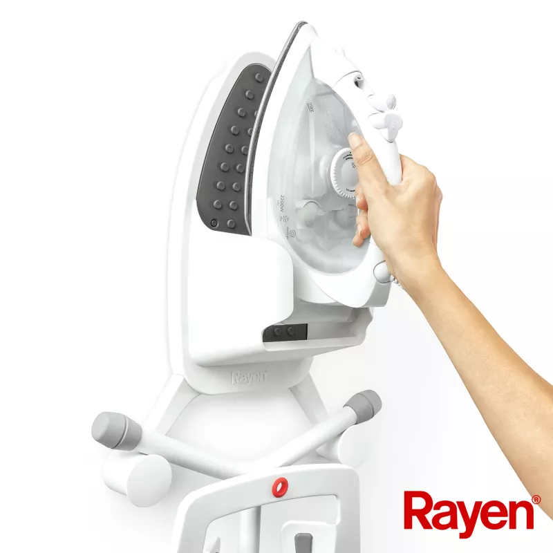 RAYEN gludināmais dēlis un gludekļa turētājs ar silikonu
