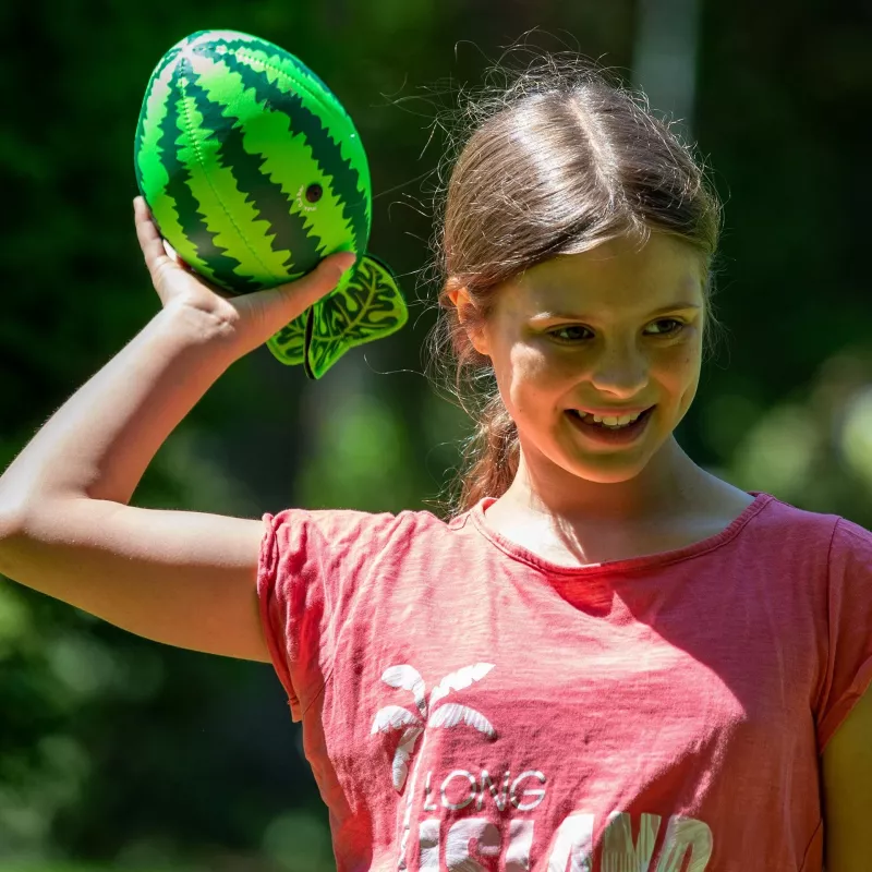 SCHILDKROT Splash Ball Watermelon ūdens bumba, zaļa, 250 mm diametrā, neslīdoša virsma, 1 gabals (970292)