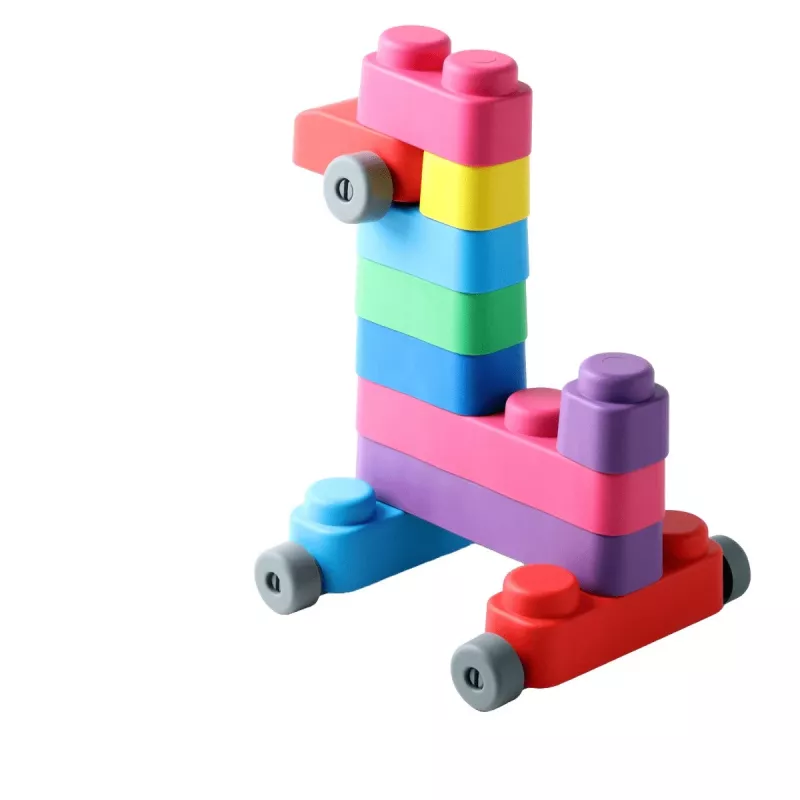 Gerardo's Toys mīksto konstruktora klucīšu komplekts ar riteņiem, 33 daļas (25 klucīši + 8 riteņu daļas)