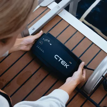 CTEK M15 EU 40-192 automātiskais akumulatoru lādētājs 12V 15A svina-skābes un litija akumulatoriem