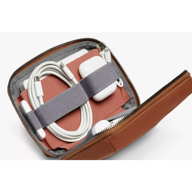 Bellroy Tech Kit Compact - Bronzas tehnikas piederumu organizators