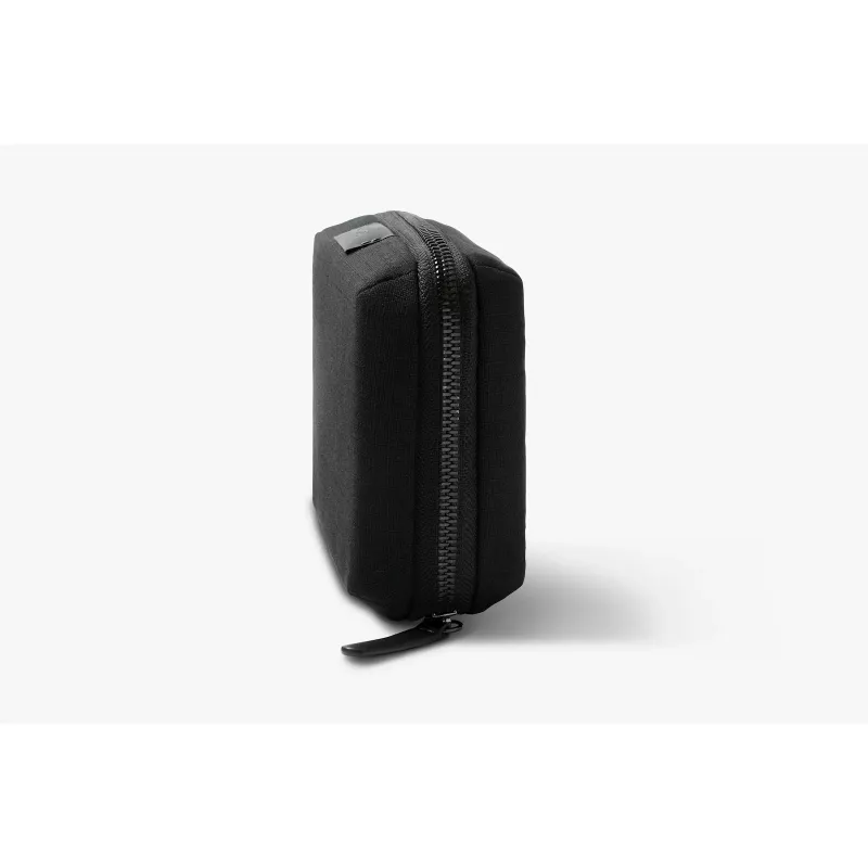 Bellroy Tech Kit Compact maciņš, melns