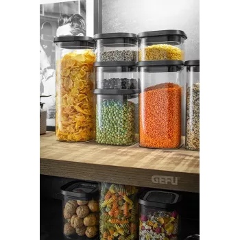 GEFU PANTRY Taisnstūra trauks 2,5 L melns, caurspīdīgs 1 gab.
