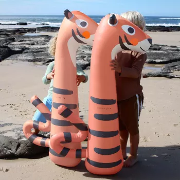 Sunnylife piepūšamie peldnūdeles – Tino the Tiger (2 gab.)