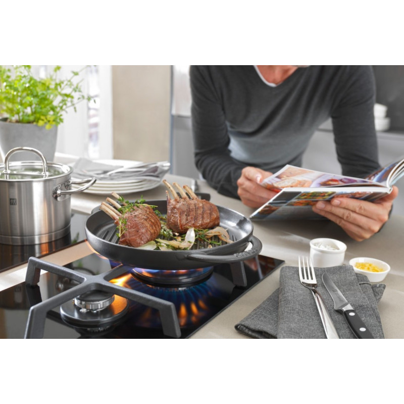 STAUB apaļa čuguna grila panna ar diviem rokturiem 40509-522-0 - grafīta 26 cm
