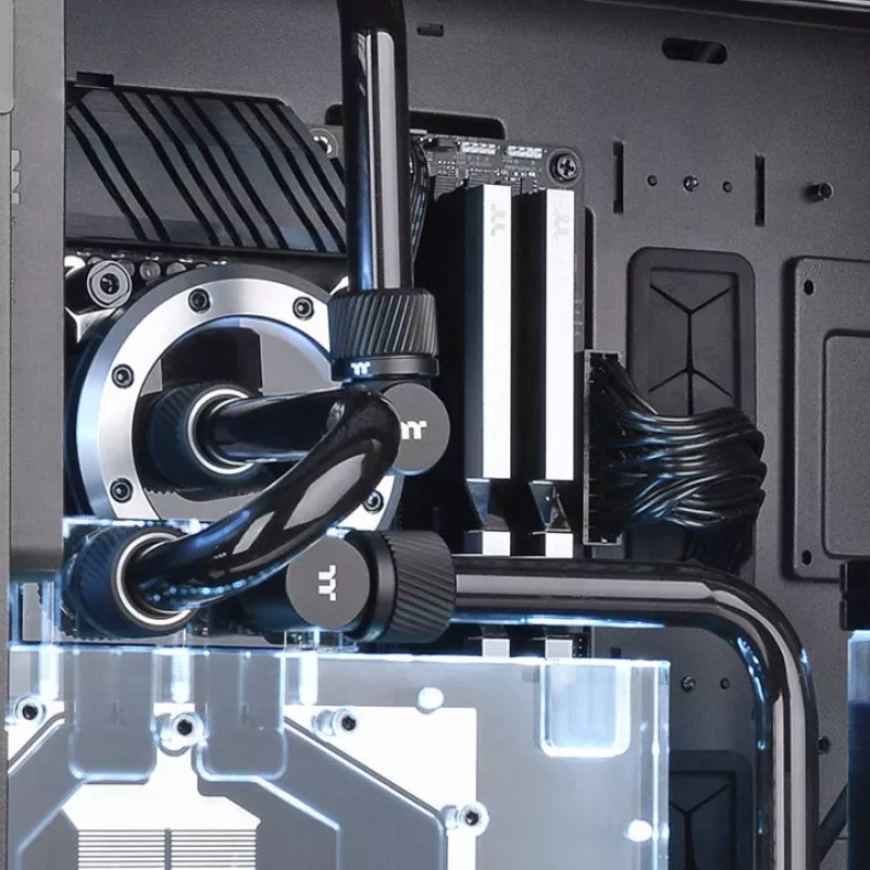 Thermaltake Pacific SF CL-W389-CA16MK-A spiedsavienojums 16 mm ārējā diametra cietajai caurulei, matēti melns
