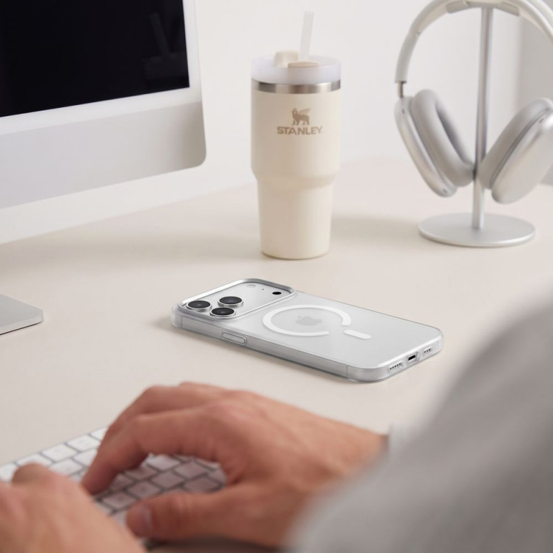 Tech-Protect MagZero MagSafe apvalks, paredzēts Apple iPhone 17 Pro Max / 18 Pro Max, matēts balts