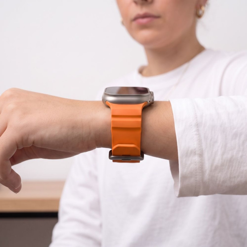 Tech-Protect Motion Apple Watch 8 / 9 / 10 / 11 / 12 / SE / Ultra 44/45/46/49 mm siksniņa, Signal Orange