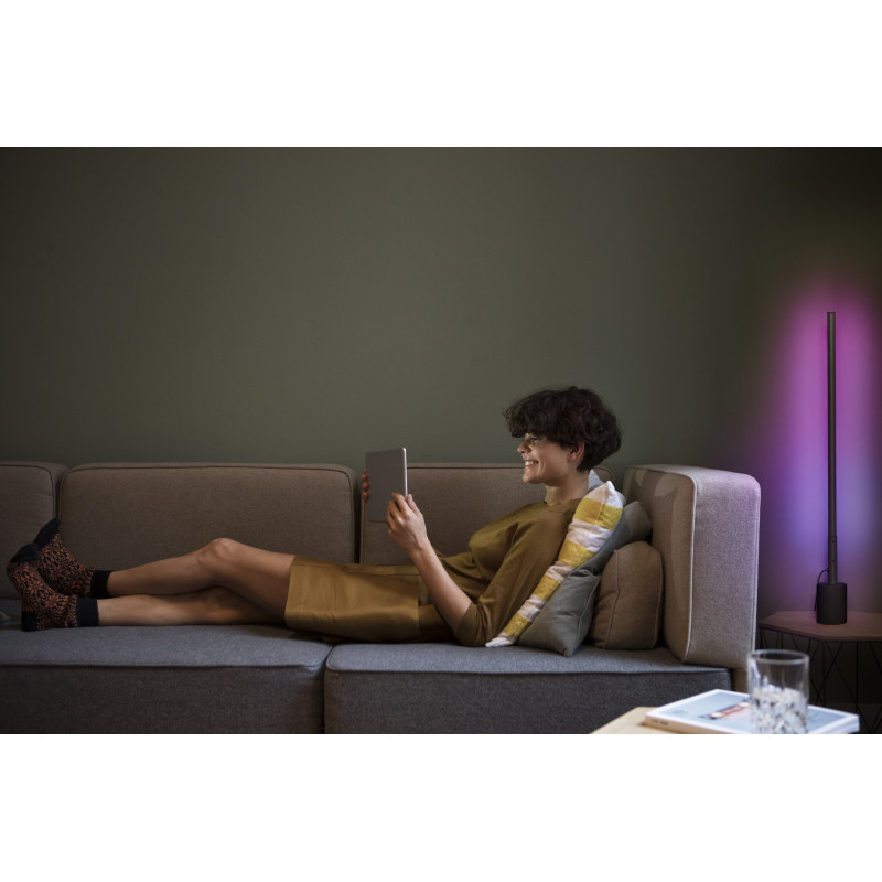Osram SMART WIFI FLOOR CORNERSLIM RGBTWBK viedā grīdas lampa, 8 W, regulējami balti toņi, Wi-Fi