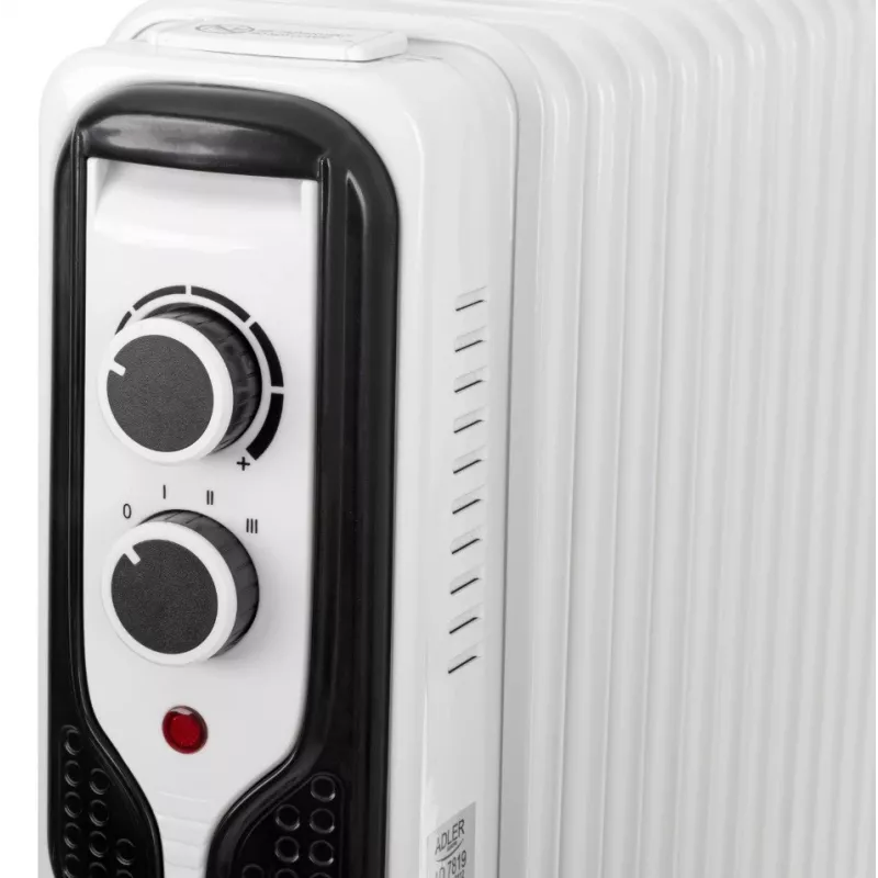 Adler AD 7819 eļļas radiators, 2000W, 9 sekcijas, 3 siltuma režīmi, regulējams termostats, aizsardzība pret pārkaršanu, iebūvēti riteņi, balts/pelēks