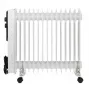 Adler AD 7819 eļļas radiators, 2000W, 9 sekcijas, 3 siltuma režīmi, regulējams termostats, aizsardzība pret pārkaršanu, iebūvēti riteņi, balts/pelēks