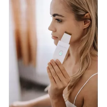 Beautifly Peeling Scrub Mini - Ultrasoniska kavitācijas sejas ierīce ar EMS mikrostrāvu, balta ar rožu zeltu