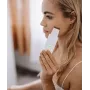 Beautifly Peeling Scrub Mini - Ultrasoniska kavitācijas sejas ierīce ar EMS mikrostrāvu, balta ar rožu zeltu