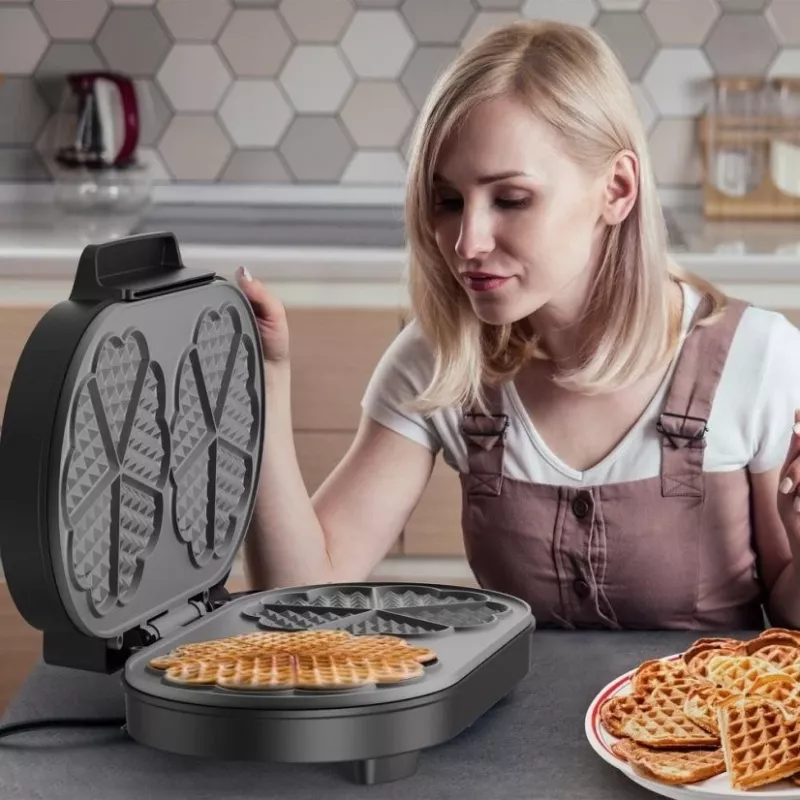 BLACK+DECKER BXFC3200E 1400 W Beļģu vafeļu pannas – nepiedegošas, regulējams termostats, nerūsējošais tērauds