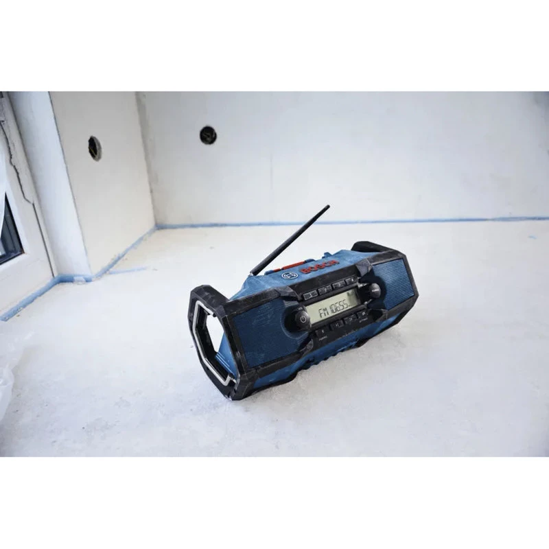 BOSCH HEAVY DUTY GPB18V-3C Professional Bluetooth FM Radio (Zils/Melns, bez akumulatora)