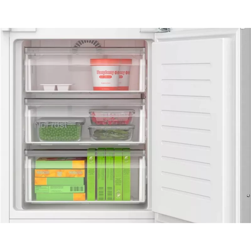 Bosch KIN96SFD0 pilnībā integrēts ledusskapis-sal dētava ar VitaFresh pro 0°C, NoFrost, 387L, energoefektivitātes klase D, 35 dB