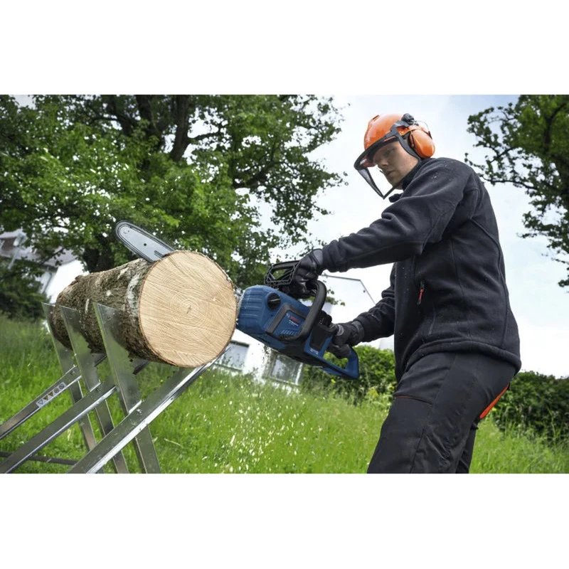 BOSCH Professional GKE 18V-40 Bezvadu motorzāģis, 18V, 5,5Ah Li-Ion akumulators, Zils