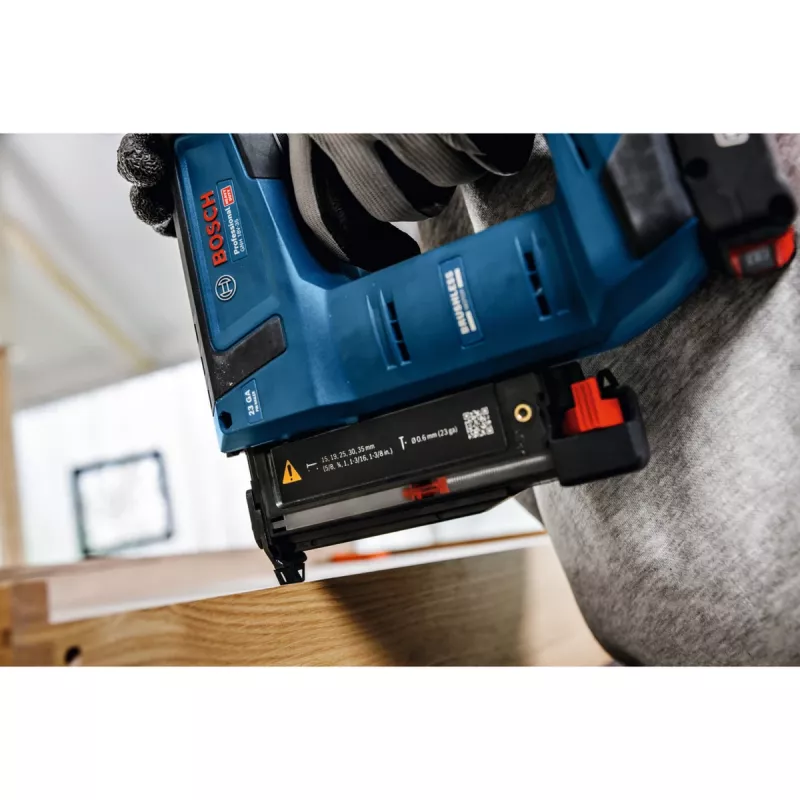 Bosch Professional GNH 18V-35 bezvadu naglotājs 18V (tikai korpuss, zils/melns)