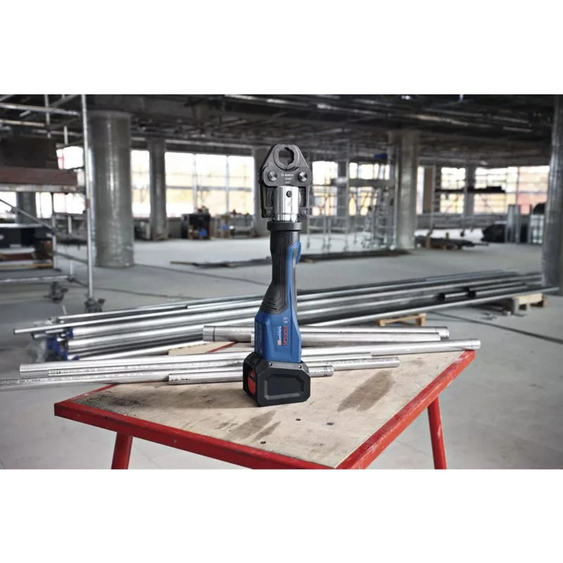 Bosch Professional GPT 18V-32 Bezvadu presēšanas instruments, Solo versija, Komplekts TH, 18V, Zils, bez akumulatora un lādētāja, 3 standarta TH presēšanas spīles, L-BOXX