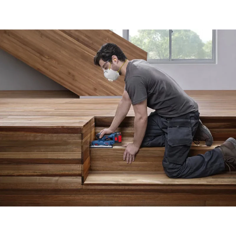 Bosch Professional GSS 18V-18 Bezvadu Orbitālā Slīpmašīna Solo, 18V, Zils/Melns, Bez Akumulatora