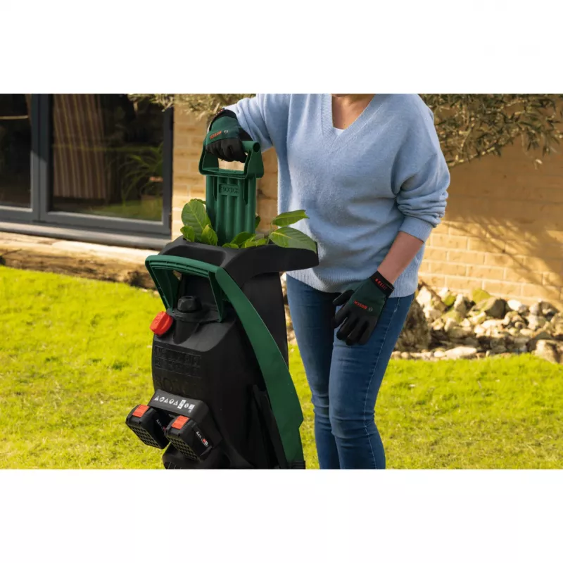 Bosch UniversalShredder Solo Bezvadu Dārza Smalcinātājs, 36V (2x18V), 40mm Zaru Kapacitāte, 50L Savākšanas Kaste, Zaļš/Melns, Instruments Bez Akumulatora (06008E0001)