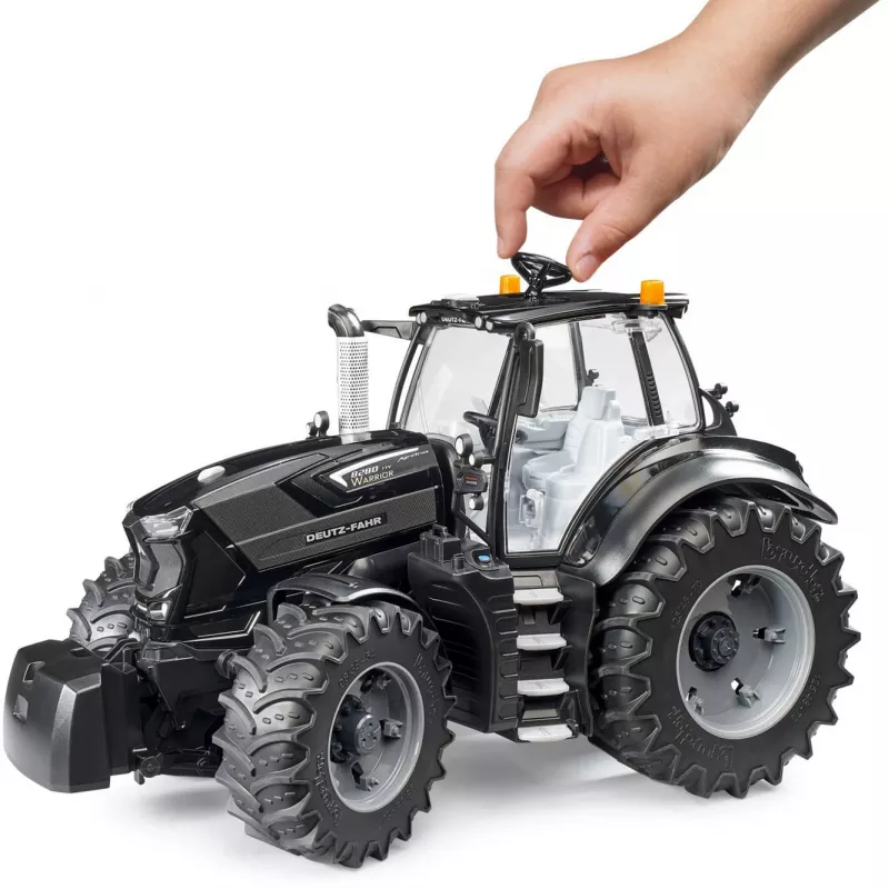 BRUDER DEUTZ-FAHR 8280 TTV Warrior Rotaļlietu Traktors, 1:16 Mērogs, Pro Sērija
