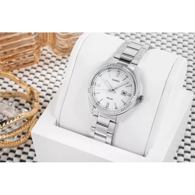 CASIO LTP1302PD7A1V Unisex Analogais kvarca pulkstenis, sudraba nerūsējošais tērauds, 34.5 x 30.2 x 8.7 mm