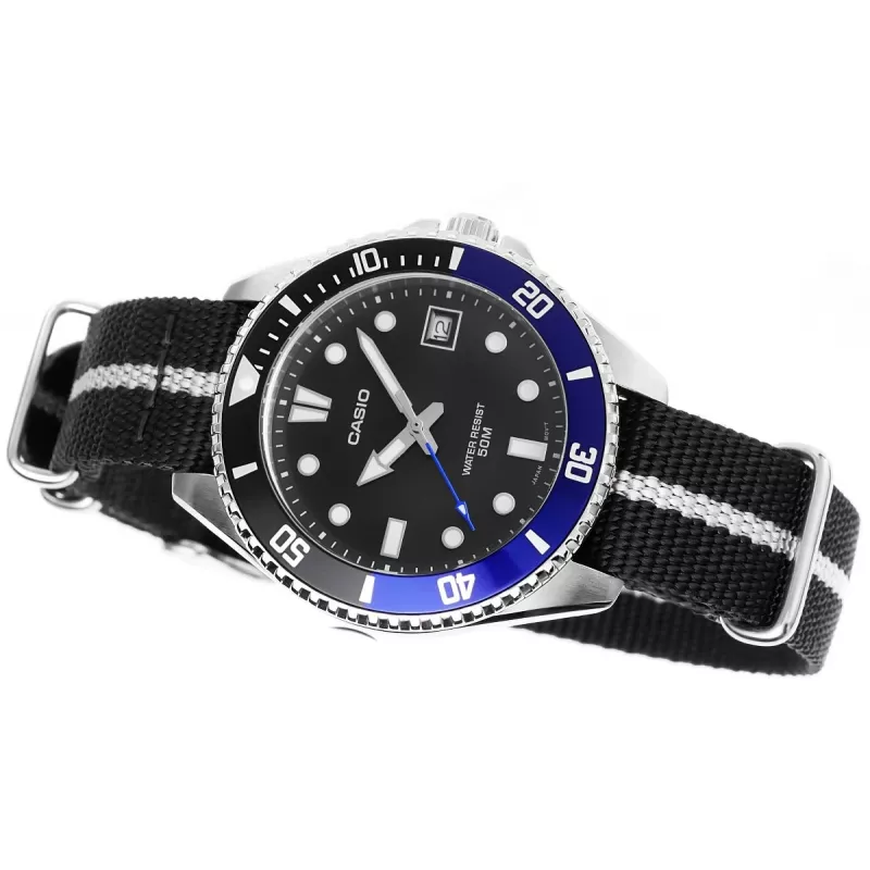 Casio MDV-10C-1A2VEF Vīriešu Nirēja Pulkstenis Melns Nerūsējošais Tērauds Sveķi