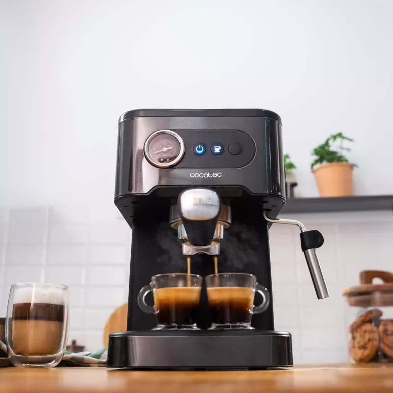 Cecotec Power Espresso 20 Pro Latte kafijas automāts, 20 bāru sūkņa spiediens, iebūvēts piena putotājs, pusautomātisks, melns, 1350 W